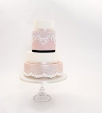 Daisy Cain Cake Design Surrey 9801 Sswg 207X230