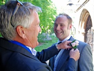 Kent Toastmaster Attaching Button Hole At St Peters Church 2 306X230