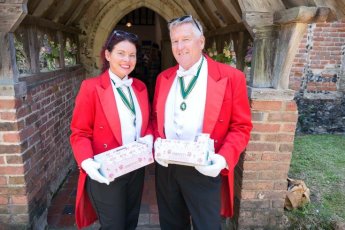 Maria And Keith At Preston Court Dc62B8C6Cb 2 345X230