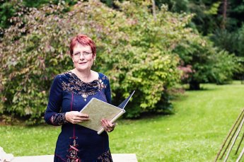 Woodland Wedding Celebrant Cotswolds 2 345X229