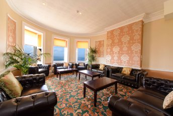 Bay View Lounge 344X230