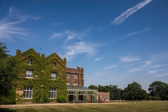 Offleyplacecountryhousehotelweddinghitchinhertfordshireweddingphotographerrafeabrookphotography 1006 344X230
