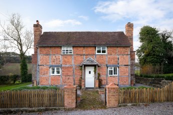 Ivy Exterior 345X230
