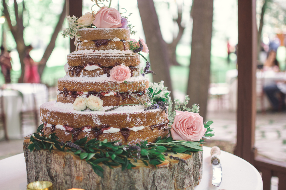 Rustic Wedding Cake and Cake Stand