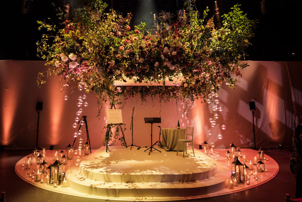 Suspended Chuppah Hanging Flowers 2019 Flower Trends By Rebel Rebel Wedding Florist Gay Wedding Guide 2 - Wedding Flower Trends 2019 Gay Wedding Guide