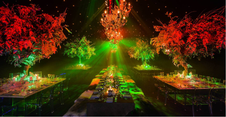 Autumn Wedding Table Setup With Red Orange And Green 2 - Top Uk Outdoor Wedding Considerations In 2021 Autumn Wedding Table Setup With Red Orange And Green 2 - Top Uk Outdoor Wedding Considerations In 2021 Gay Wedding Guide
