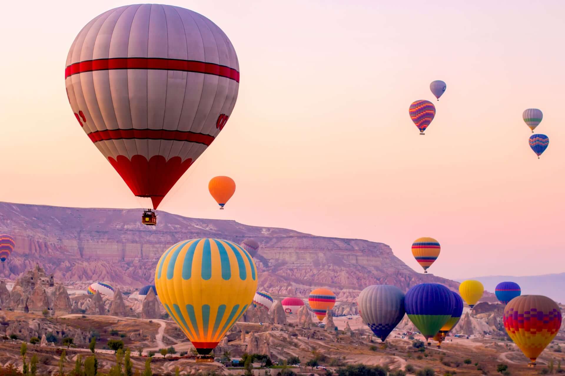 Ballooning Over The Mountains Lgxvky4 2 - What To Consider When Buying Groomsmen Gifts Ballooning Over The Mountains Lgxvky4 2 - What To Consider When Buying Groomsmen Gifts Gay Wedding Guide