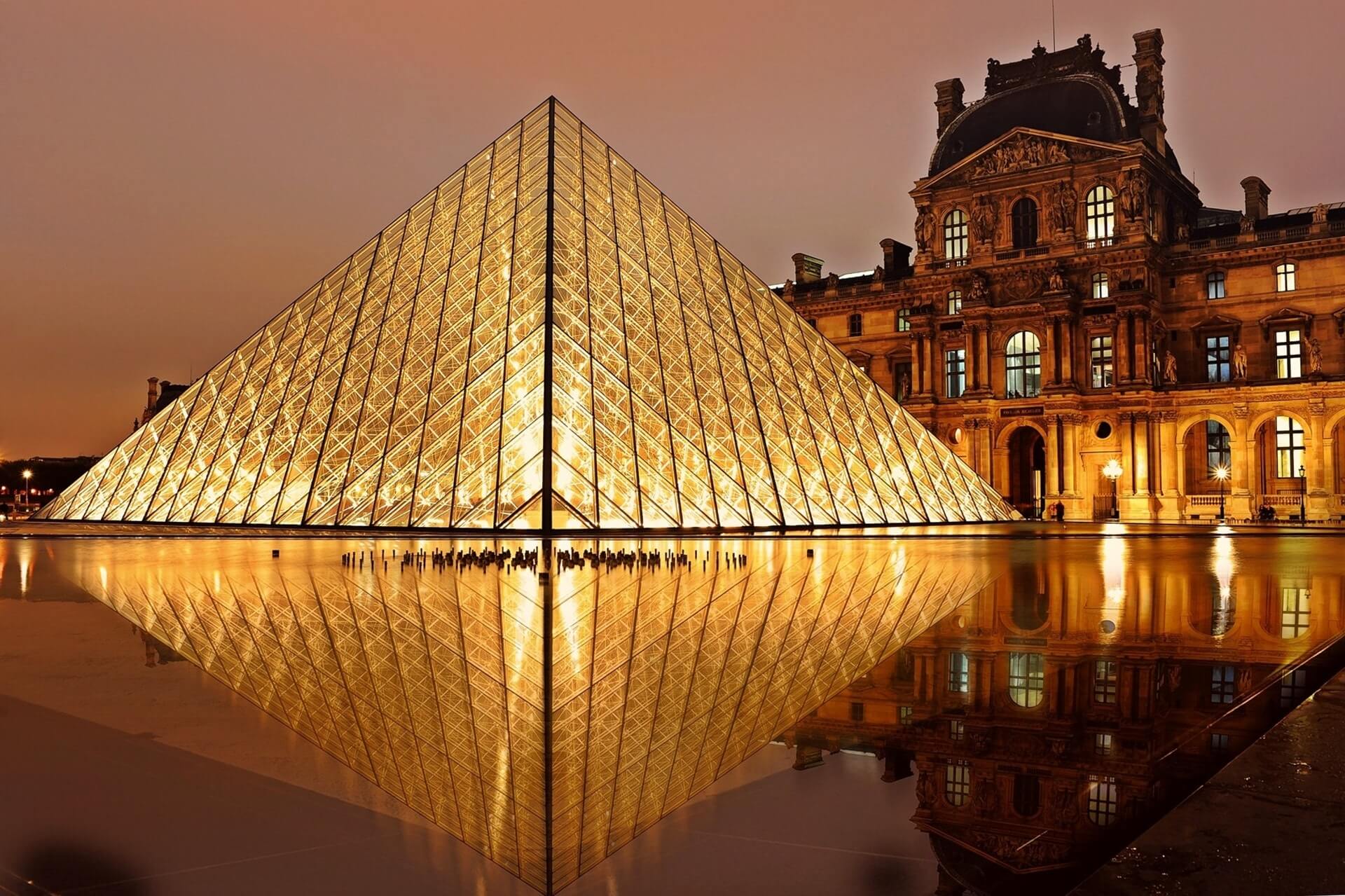 Clear Glass Piramid Meseum With Golden Lights - Front Page Gay Wedding Guide
