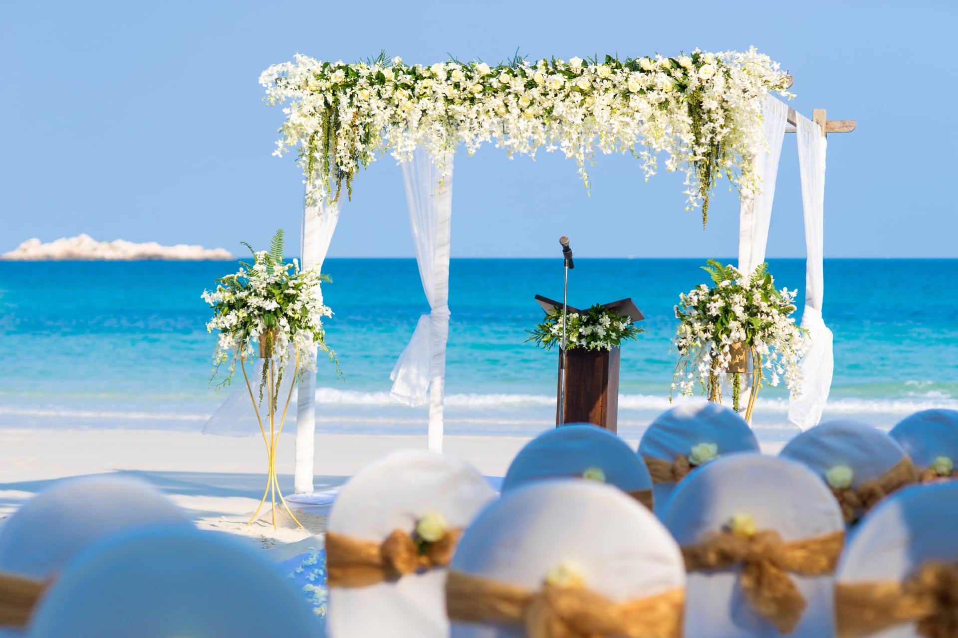 Depositphotos 182694672 Ds1 2 - Choosing A Wedding Celebrant - Everything You Need To Know Step-By-Step Depositphotos 182694672 Ds1 2 - Choosing A Wedding Celebrant - Everything You Need To Know Step-By-Step Gay Wedding Guide