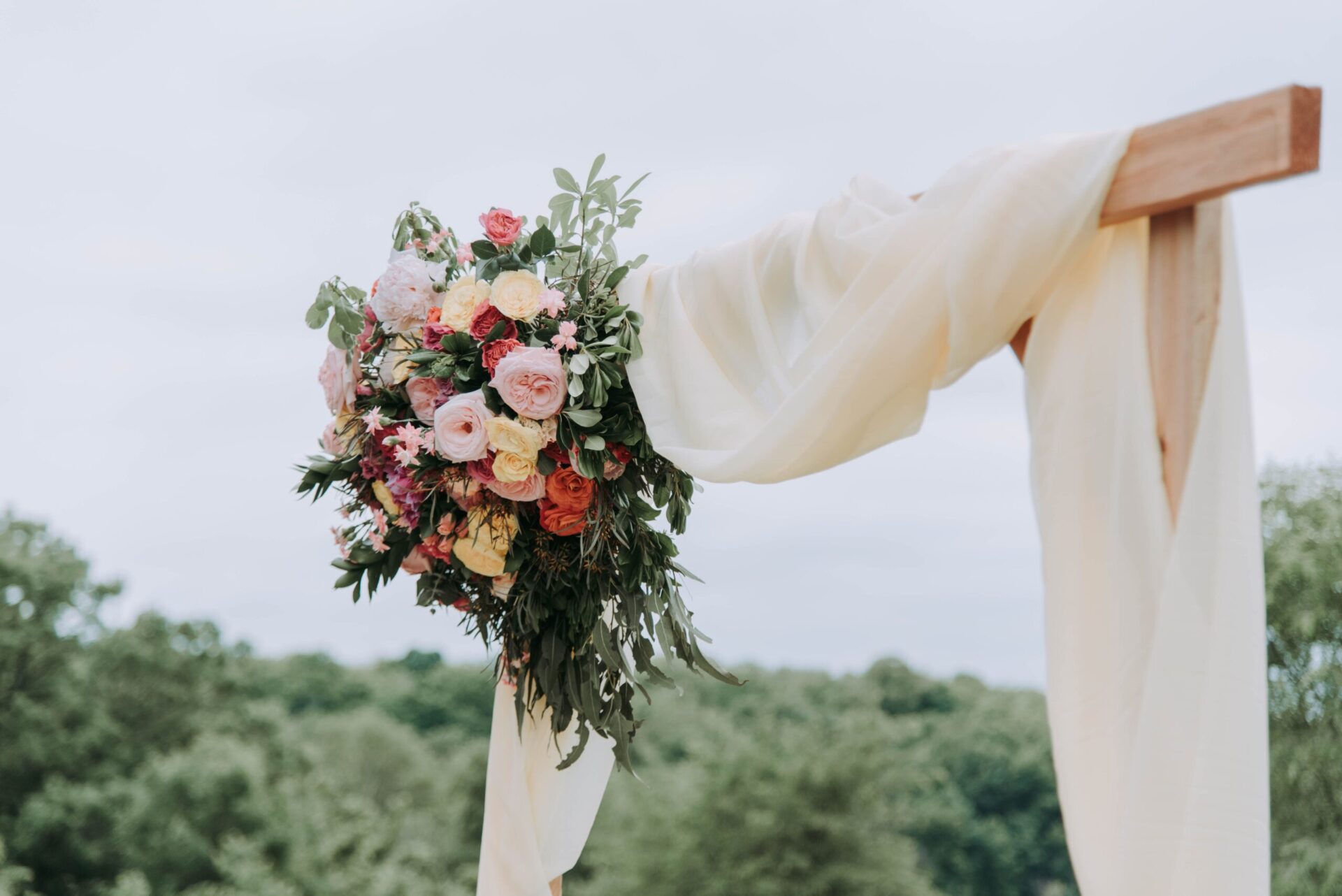 Garden Wedding Arch 1 2 - 13+ Outside The Box Garden Wedding Ideas Garden Wedding Arch 1 2 - 13+ Outside The Box Garden Wedding Ideas Gay Wedding Guide