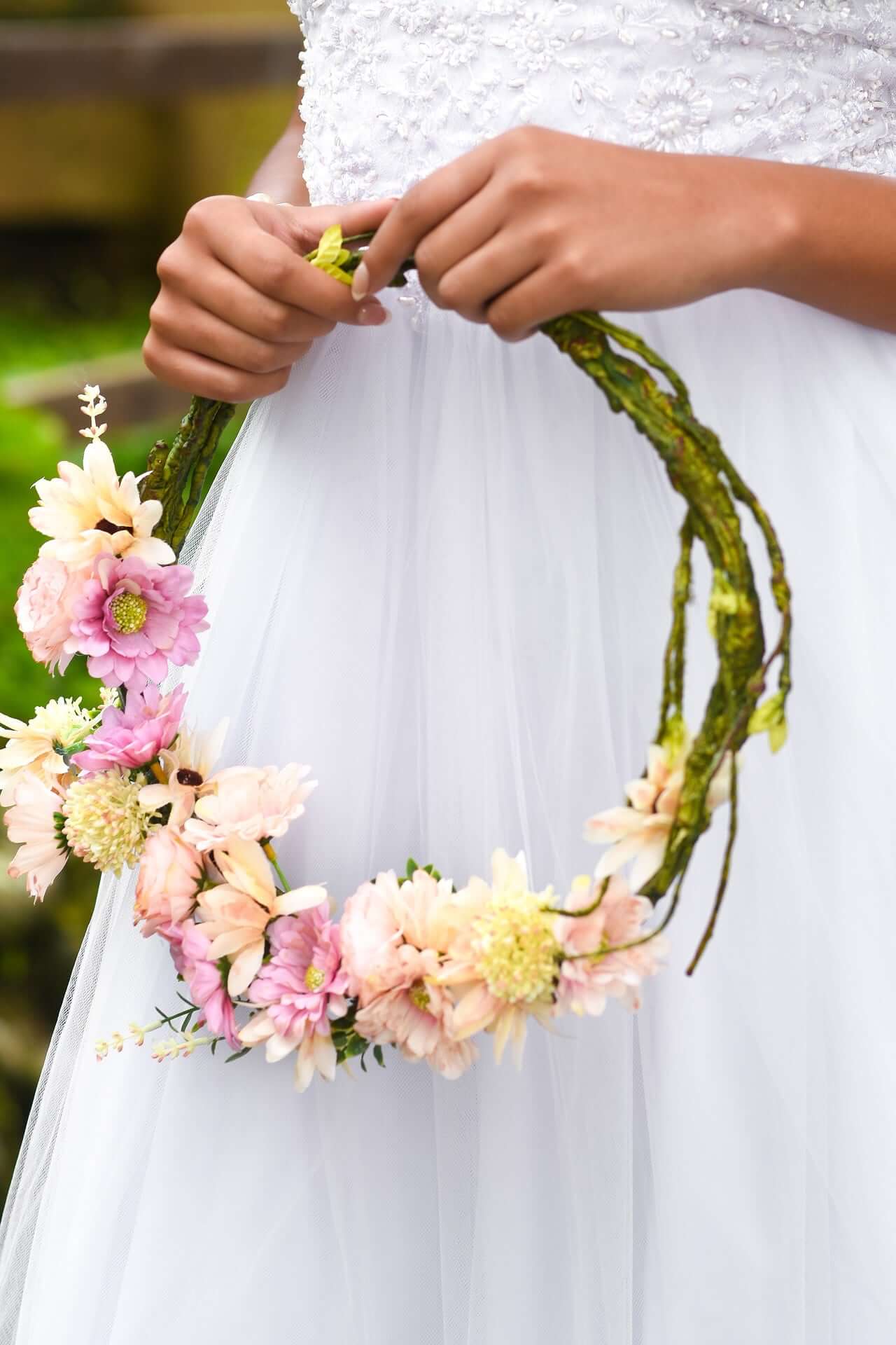 Hoop Bouquet 4844140 1920 2 - 23 Charming &Amp; Rare Alternative Wedding Bouquets Ideas To Quick-Start Your Creativity Hoop Bouquet 4844140 1920 2 - 23 Charming &Amp; Rare Alternative Wedding Bouquets Ideas To Quick-Start Your Creativity Gay Wedding Guide