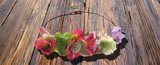 how-to-make-a-floral-crown-for-your-wedding-image-4