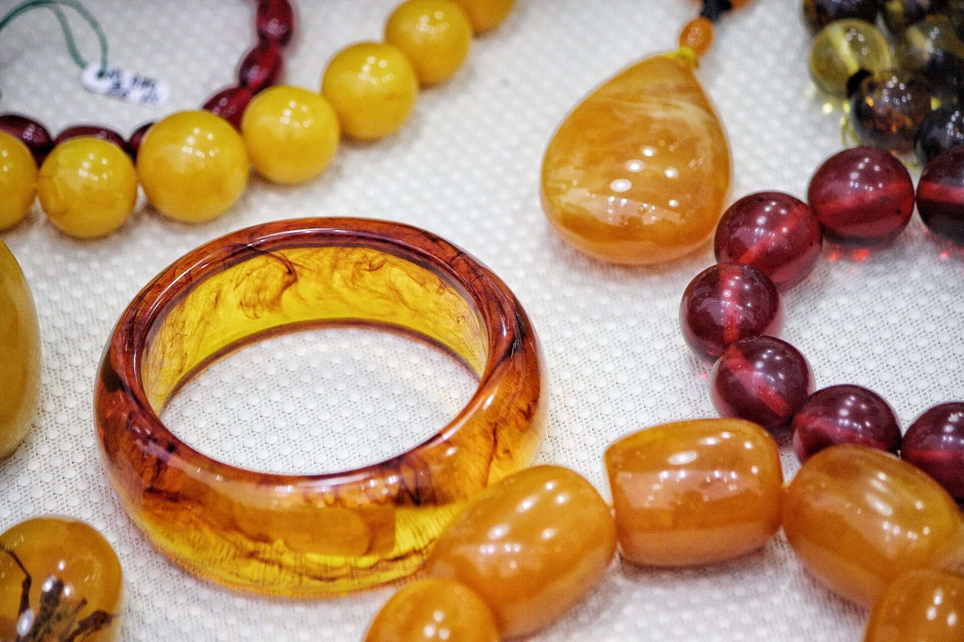 Jewelry Shop With Amber Necklace And Precious Brac Wp2Mv8K 2 - What To Consider When Buying Groomsmen Gifts Jewelry Shop With Amber Necklace And Precious Brac Wp2Mv8K 2 - What To Consider When Buying Groomsmen Gifts Gay Wedding Guide