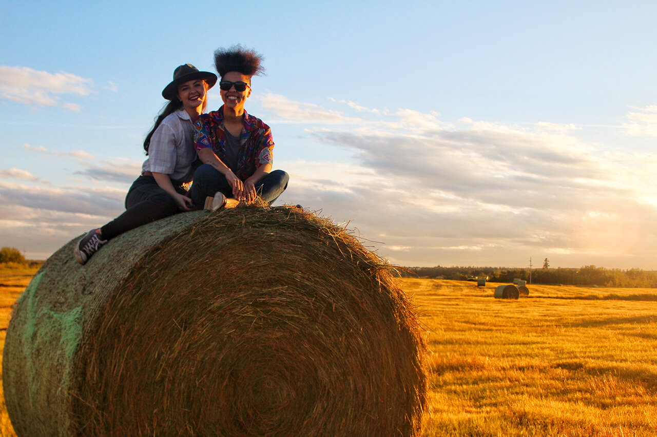 Katie And Reigh On Hay 2 - Remarkable Queer &Amp; Black-Owned Romantic Getaway, Golden Gaze B&Amp;B Katie And Reigh On Hay 2 - Remarkable Queer &Amp; Black-Owned Romantic Getaway, Golden Gaze B&Amp;B Gay Wedding Guide