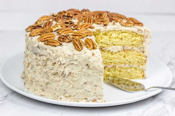 Southern Hazelnut Praline Cake 2 - 19 Delicious Wedding Cake Flavor Combinations That Your Guests Won'T Resist Gay Wedding Guide