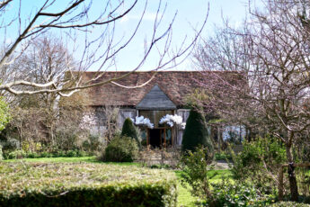 English Wine Centre 2 345X230