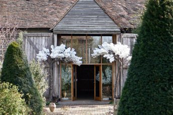 English Wine Centre 7 345X230