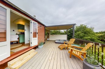 Sheperds Hut 33 012 345X229