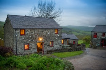 Treberfeddfarm May2018 Km 069 345X230