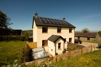 Treberfeddfarm May2018 Km 108 345X230
