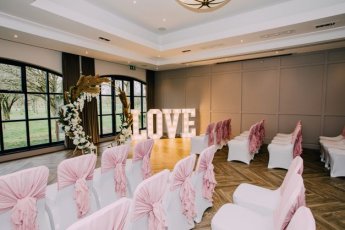 Ceremony Room Small  345X230