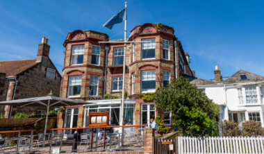 Hotel 380X222