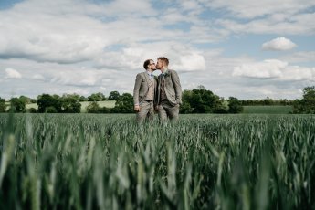 Nicksamwedding 283 345X230