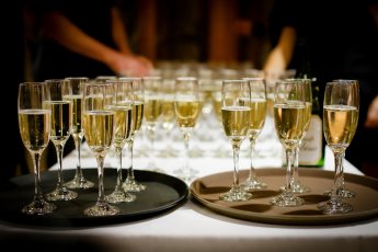 Drinks 1283608 1920 345X230