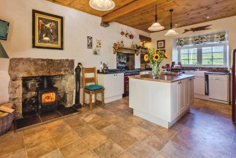 Runie Lodge 344X230