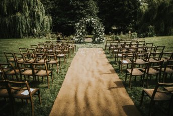 24 Ceremony By The Lake 344X230