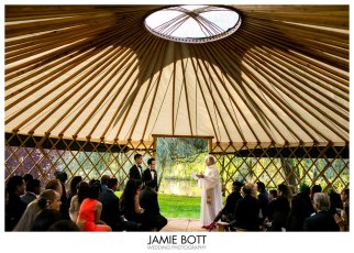 26 Yurt Ceremony 322X230