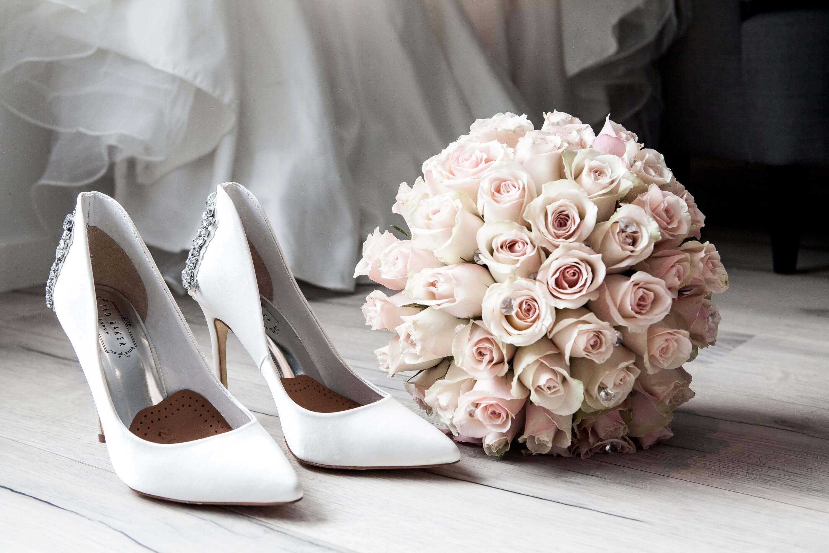 Pick Flowers That Reflect Your Style - What Flowers To Choose For A Gay Wedding Pick Flowers That Reflect Your Style - What Flowers To Choose For A Gay Wedding Gay Wedding Guide