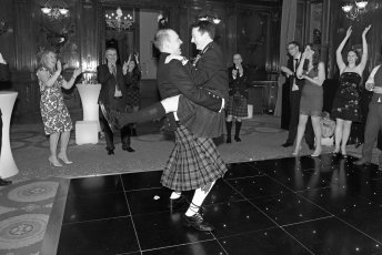 095 Final Dance9 Bw 344X230