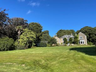 Carwinion Lawns 307X230