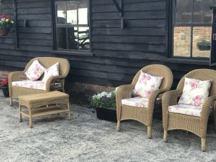 Img 0478 306X230