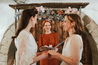 Meg Senior Humanist Wedding Celebrant Photo Credit Lianne Gray 345X230