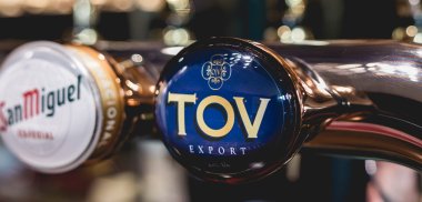 2022 09 18 The Old Vicarage Hotel Bridgwater Somerset Sunday Roast Tov Lager Dog Friendly Web Resolution Tov Logo 3 Banner Commercial Product Photographer Impact 20Twenty 380X182
