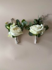 Buttonholes Rose Orchid 172X230