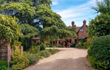 Careys Manor Exterior 360X230