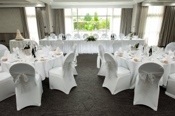 Glast Wedding 3 Dot 345X230