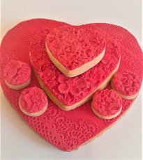 Group Heart Shaped Valentines Cookies 1 205X230