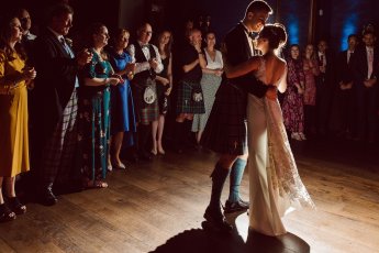 Lizandnicktheharbourchapelwedding 1060 345X230