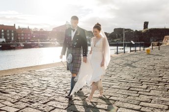 Lizandnicktheharbourchapelwedding 788 345X230