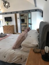 4A Bed Into Bathroom 172X230