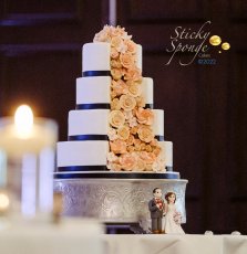 Flower Cavity Wedding Cake 223X230