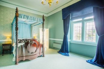 Main House Bedroom 345X230
