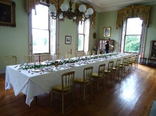 Banqueting Table 306X229