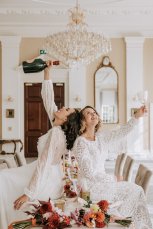 Posieandplumestyledshoot Nickisheaphotography 331 153X229