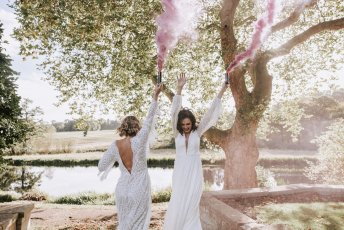 Posieandplumestyledshoot Nickisheaphotography 531 344X230