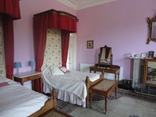 Temple House Twins Room 306X230